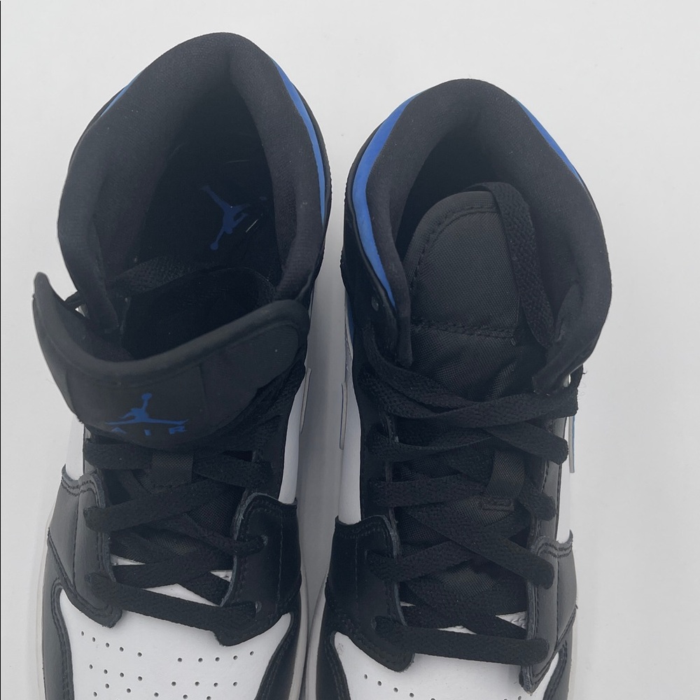 Nike Youth Black and White Sneakers with Blue Accents - Picture 3 of 5